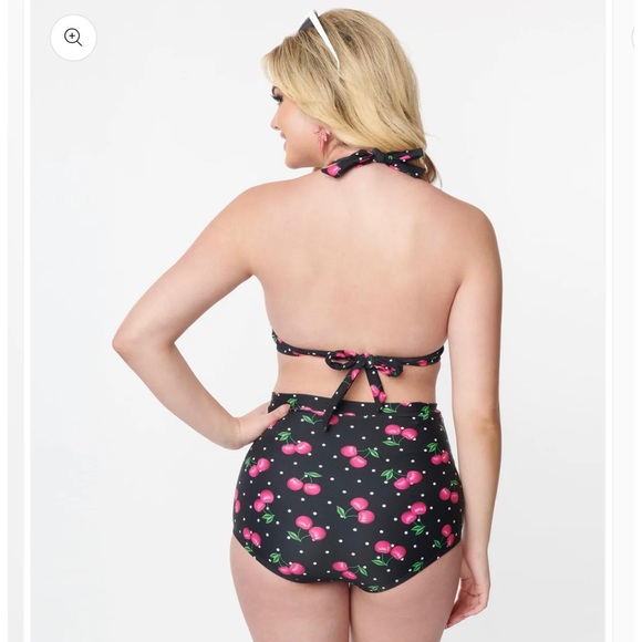 Bikini Bottoms - Picture 3 of 6